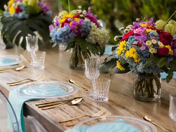 Grand Cliff Front Residence - Flower table details